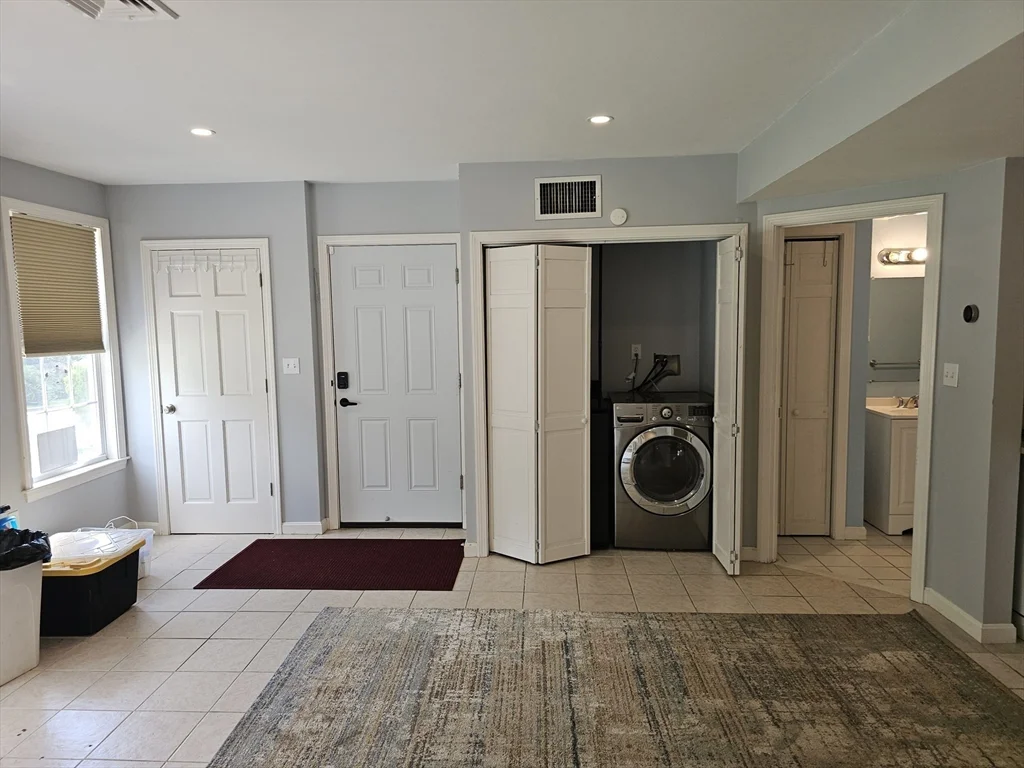 4 bed, 3 bath apartment for rent at 202 Falls Blvd, Quincy — photo 26 of 38