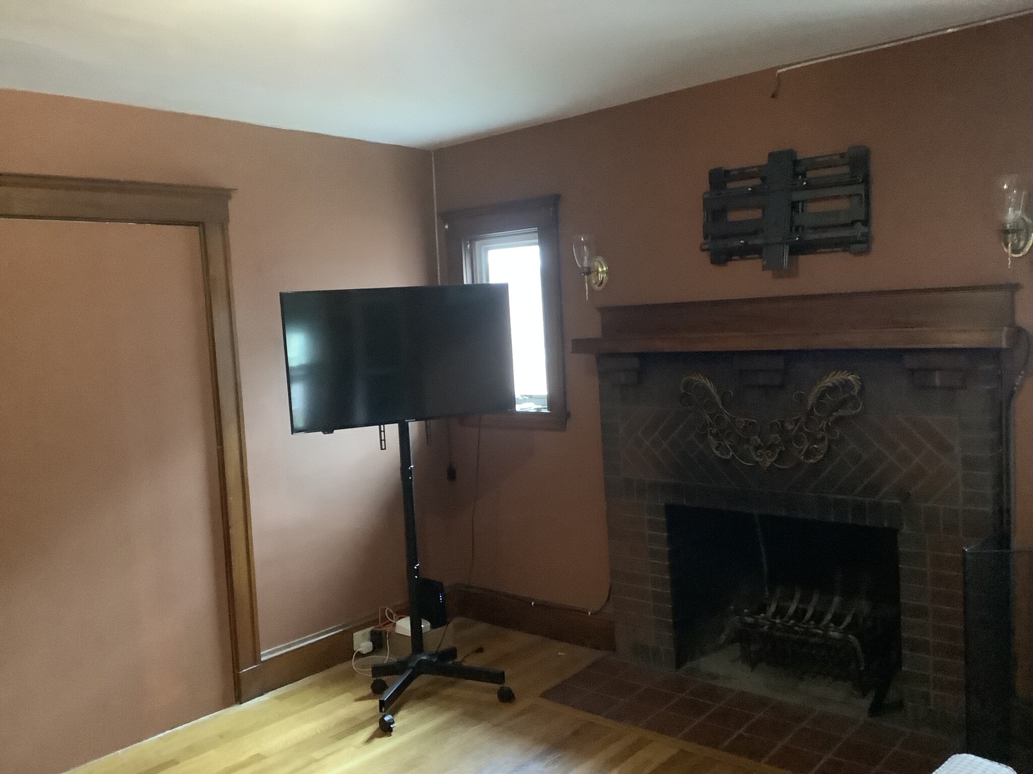 2 bed, 1 bath apartment for rent at 202 High, South Waltham — photo 2 of 10