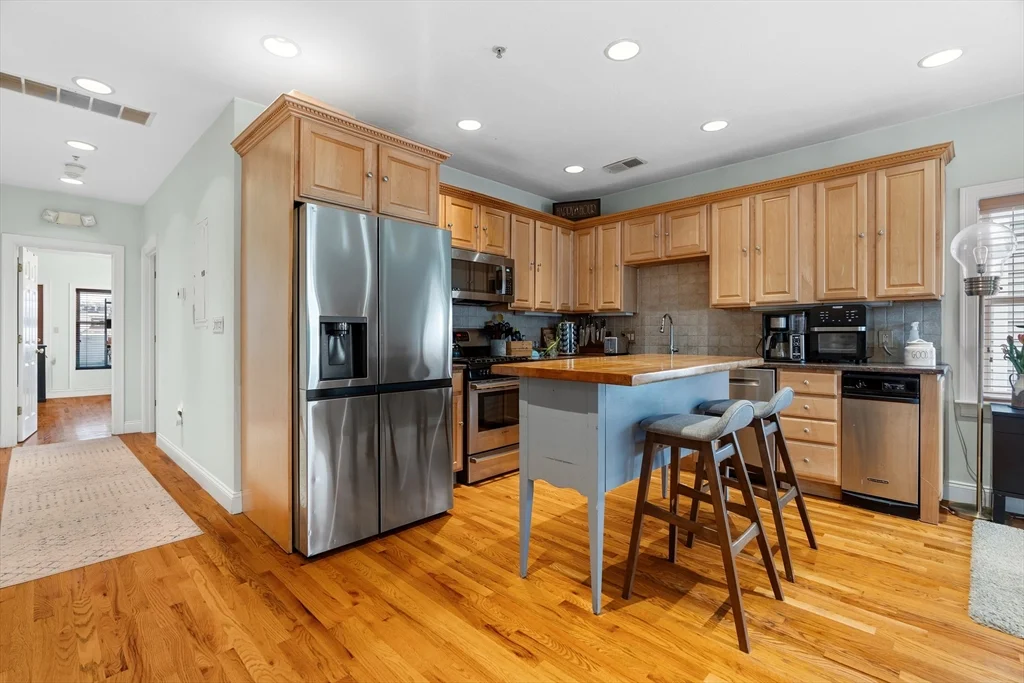 2 bed, 2 bath apartment for rent at 202 K St Unit 7, South Boston — photo 1 of 16