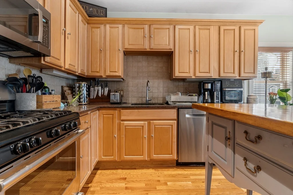 2 bed, 2 bath apartment for rent at 202 K St Unit 7, South Boston — photo 3 of 16