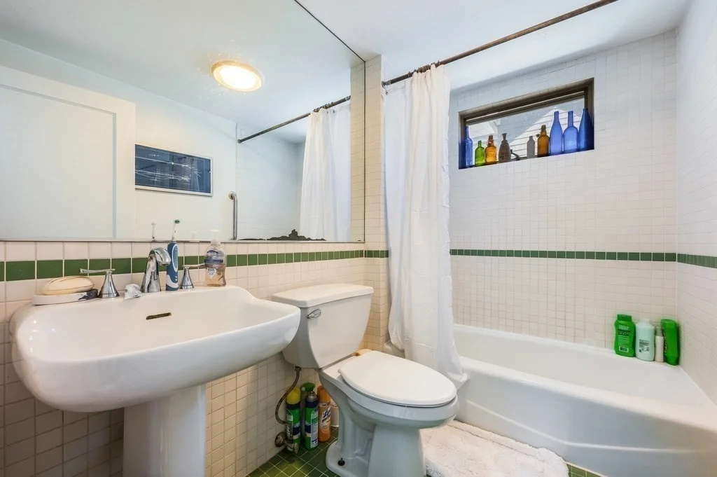 3 bed, 2 bath apartment for rent at 202 Lakeview Unit 2, Cambridge — photo 9 of 20
