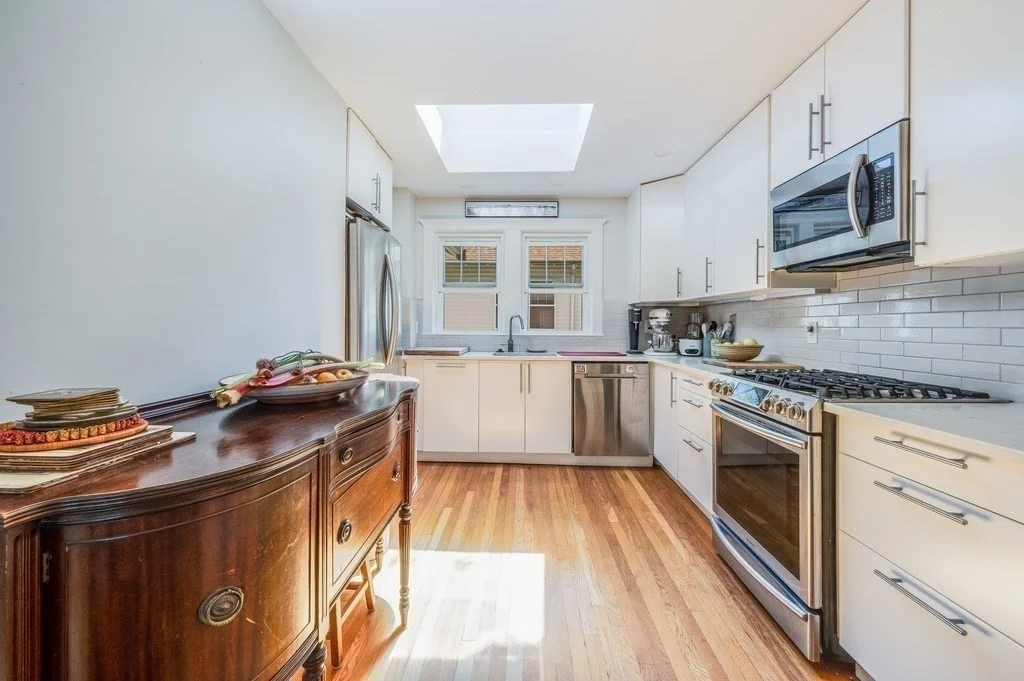3 bed, 2 bath apartment for rent at 202 Lakeview Unit 2, Cambridge — photo 6 of 20