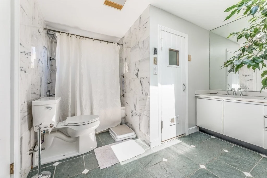 3 bed, 2 bath apartment for rent at 202 Lakeview Unit 2, Cambridge — photo 16 of 20