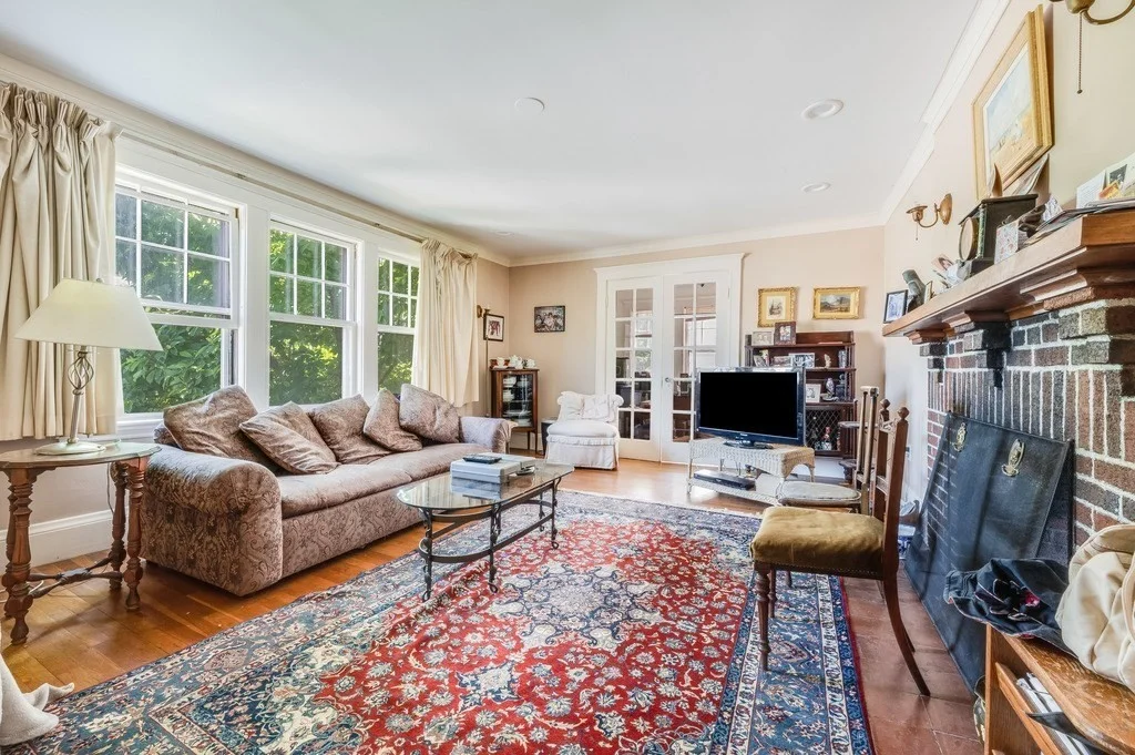 3 bed, 2 bath apartment for rent at 202 Lakeview Unit 2, Cambridge — photo 2 of 20