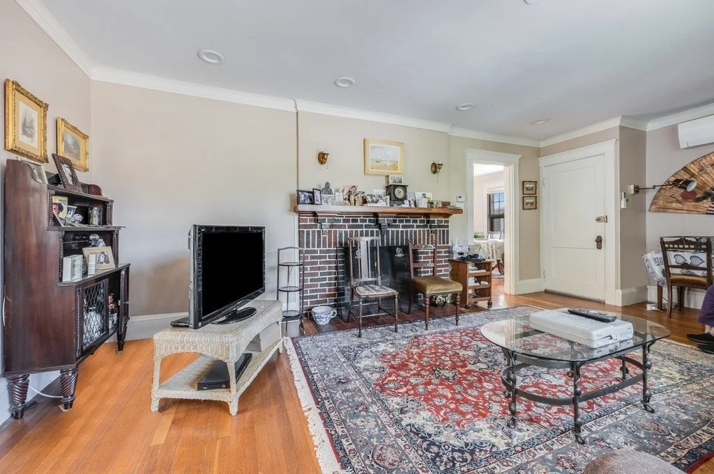 3 bed, 2 bath apartment for rent at 202 Lakeview Unit 2, Cambridge — photo 3 of 20