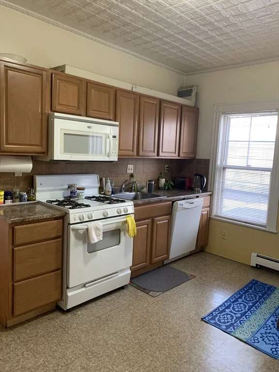 3 bed, 1 bath apartment for rent at 202 Pearl St Unit 1, Somerville — photo 9 of 12