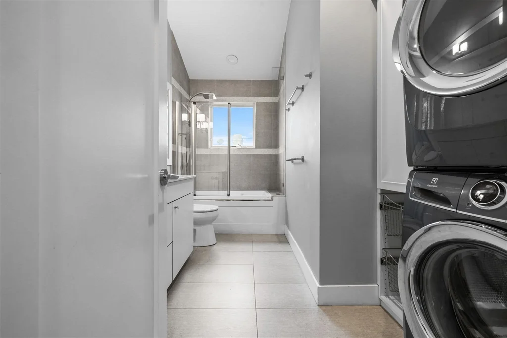 3 bed, 2 bath apartment for rent at 202 Rawson Rd Unit 3, Aspinwall Hill — photo 11 of 17