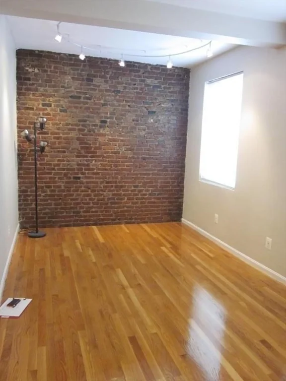 2 bed, 1 bath apartment for rent at 202 W 9th Unit 2, South Boston — photo 5 of 10