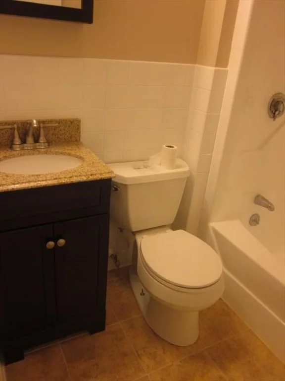 2 bed, 1 bath apartment for rent at 202 W 9th Unit 2, South Boston — photo 10 of 10