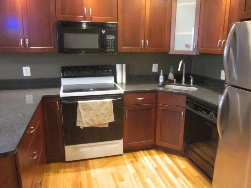 2 bed, 1 bath apartment for rent at 202 W 9th Unit 2, South Boston — photo 3 of 10