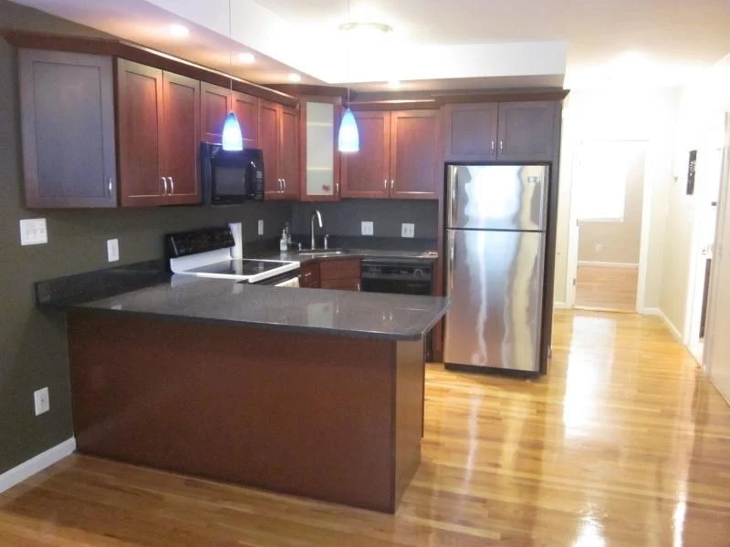 2 bed, 1 bath apartment for rent at 202 W 9th Unit 2, South Boston — photo 4 of 10