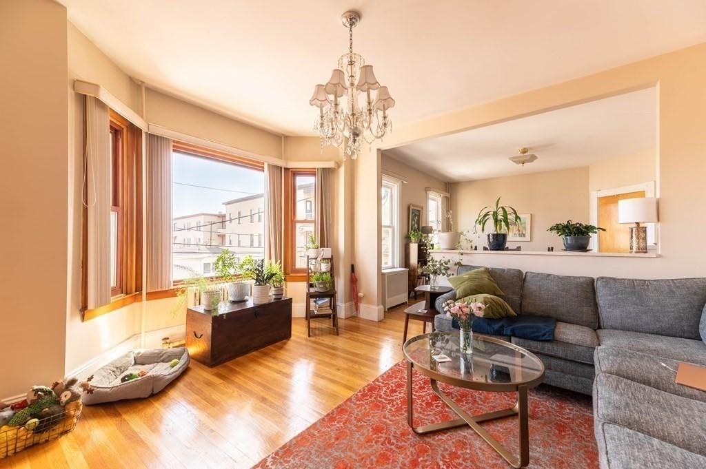 2 bed, 1 bath apartment for rent at 202 Washington St Unit 2, Somerville — photo 1 of 12