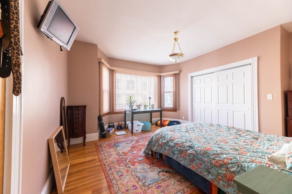 2 bed, 1 bath apartment for rent at 202 Washington St Unit 2, Somerville — photo 6 of 12