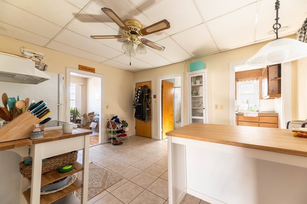 2 bed, 1 bath apartment for rent at 202 Washington St Unit 2, Somerville — photo 5 of 12