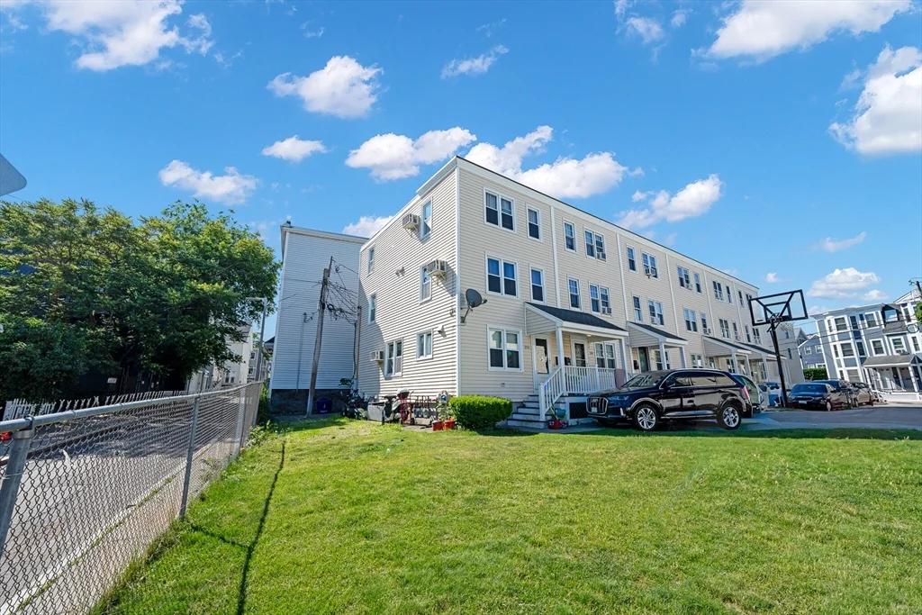 4 bed, 3 bath apartment for rent at 202 West Sixth St Unit 202, South Boston
