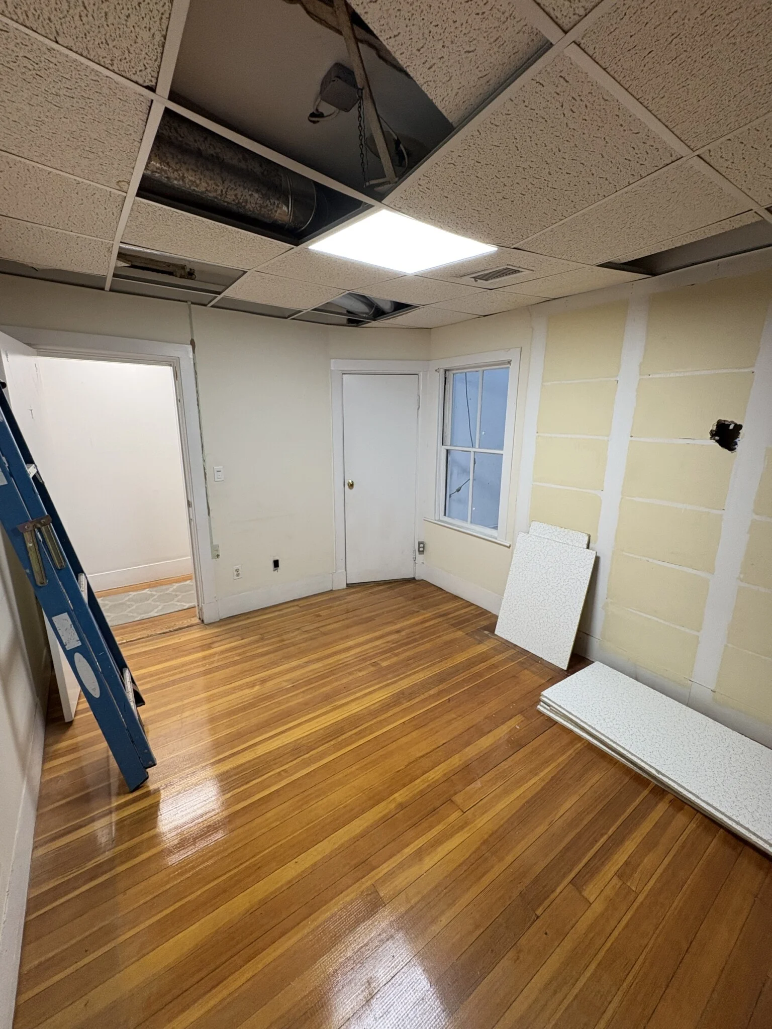 4 bed, 2 bath apartment for rent at 2020 Massachusetts Ave Unit 1, North Cambridge — photo 6 of 9