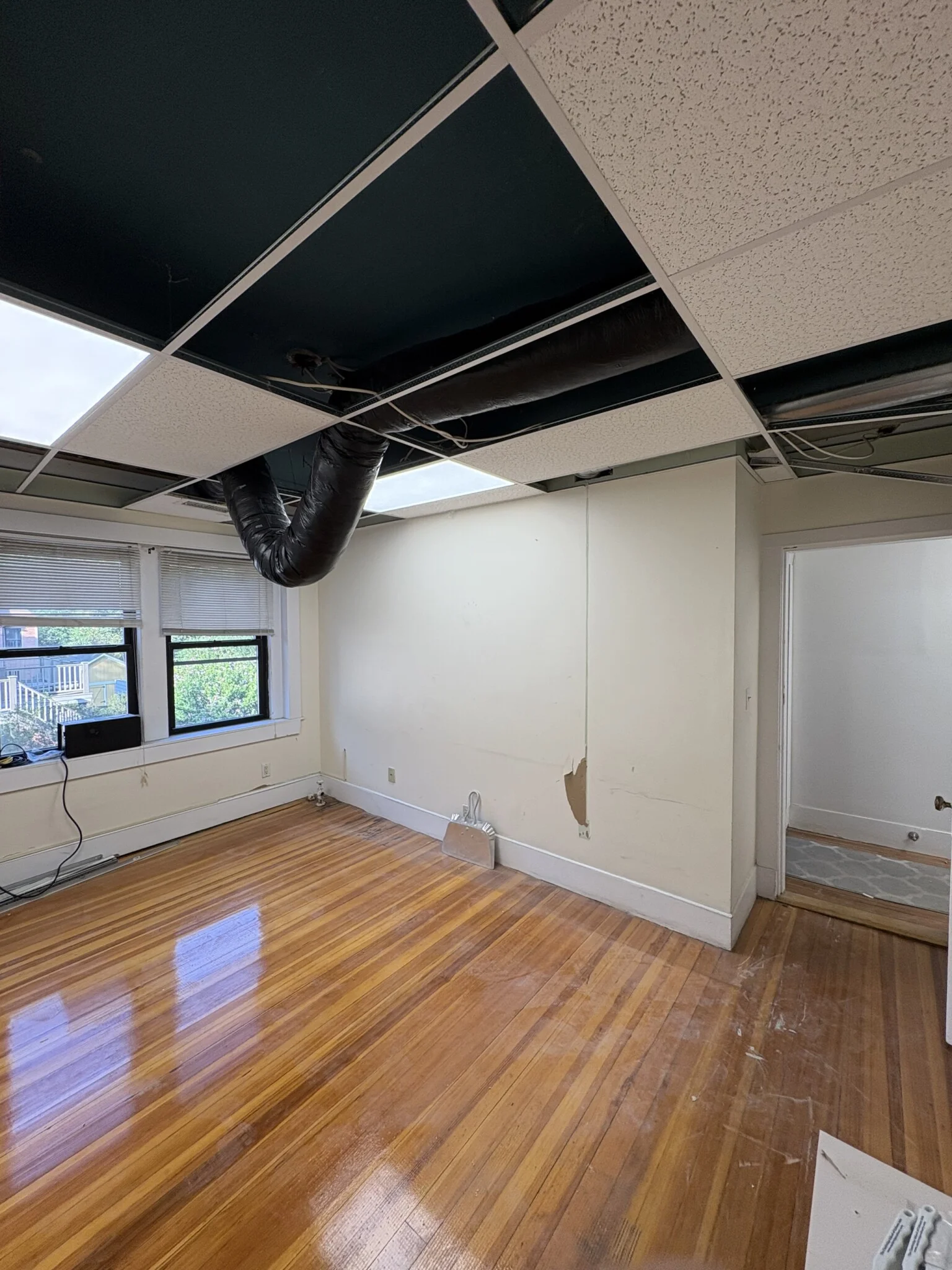 4 bed, 2 bath apartment for rent at 2020 Massachusetts Ave Unit 1, North Cambridge — photo 7 of 9