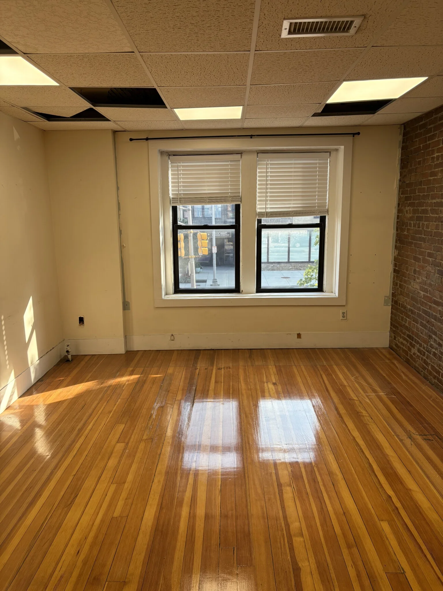 4 bed, 2 bath apartment for rent at 2020 Massachusetts Ave Unit 1, North Cambridge — photo 3 of 9