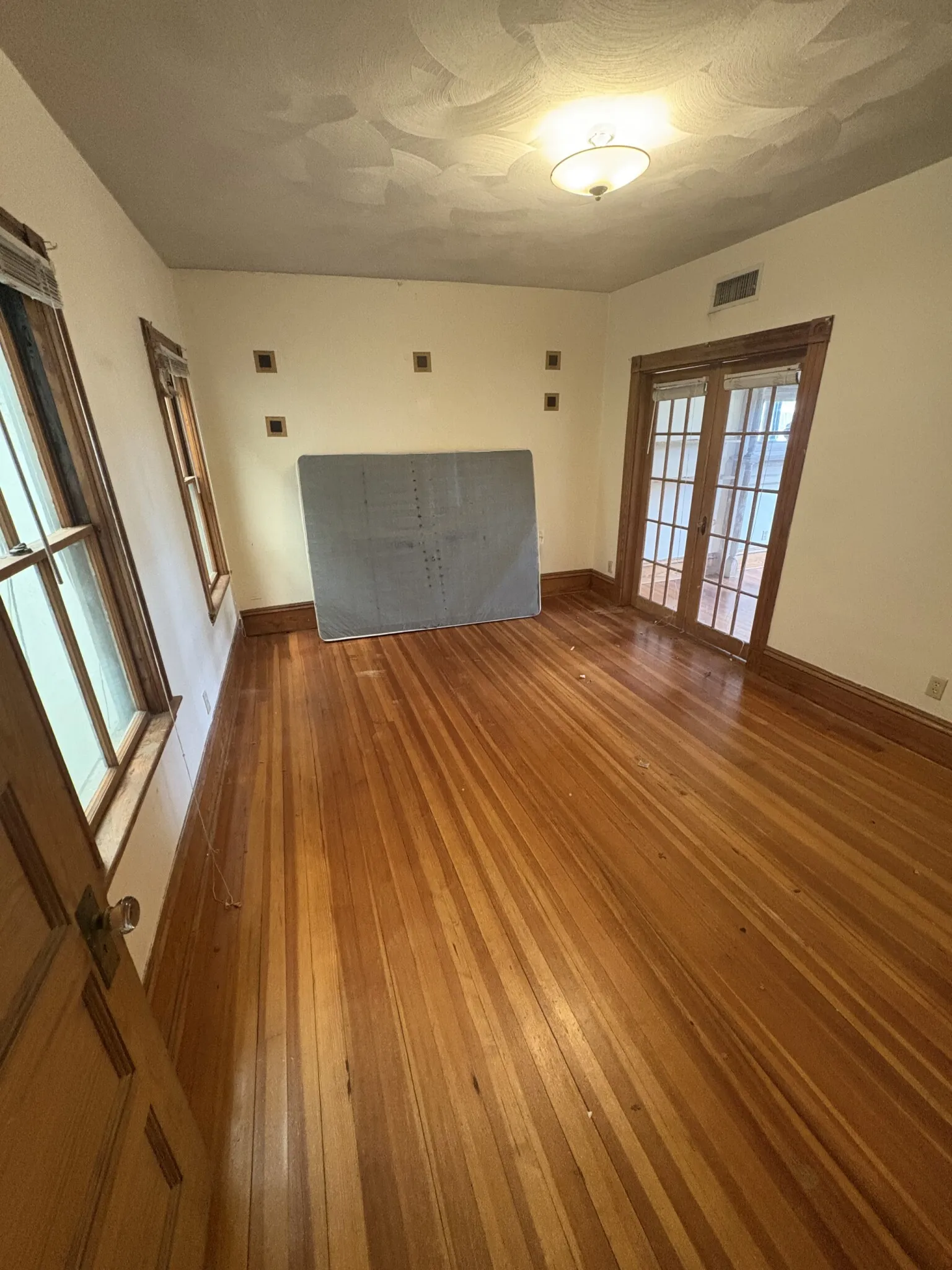 3 bed, 1 bath apartment for rent at 2020 Massachusetts Ave Unit 6, North Cambridge — photo 10 of 14