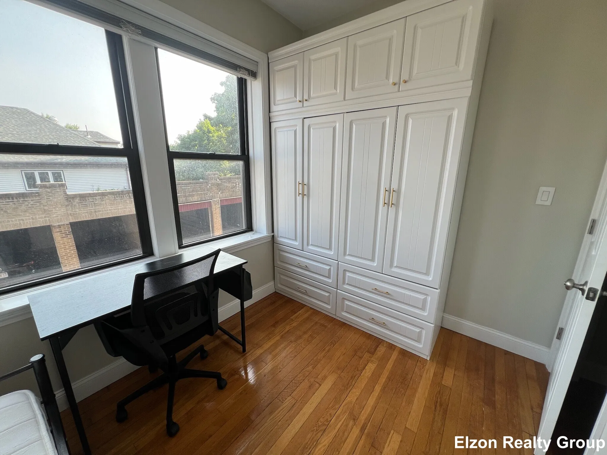 5 bed, 2.5 bath apartment for rent at 2021 Commonwealth Ave Unit A, Brighton — photo 9 of 19