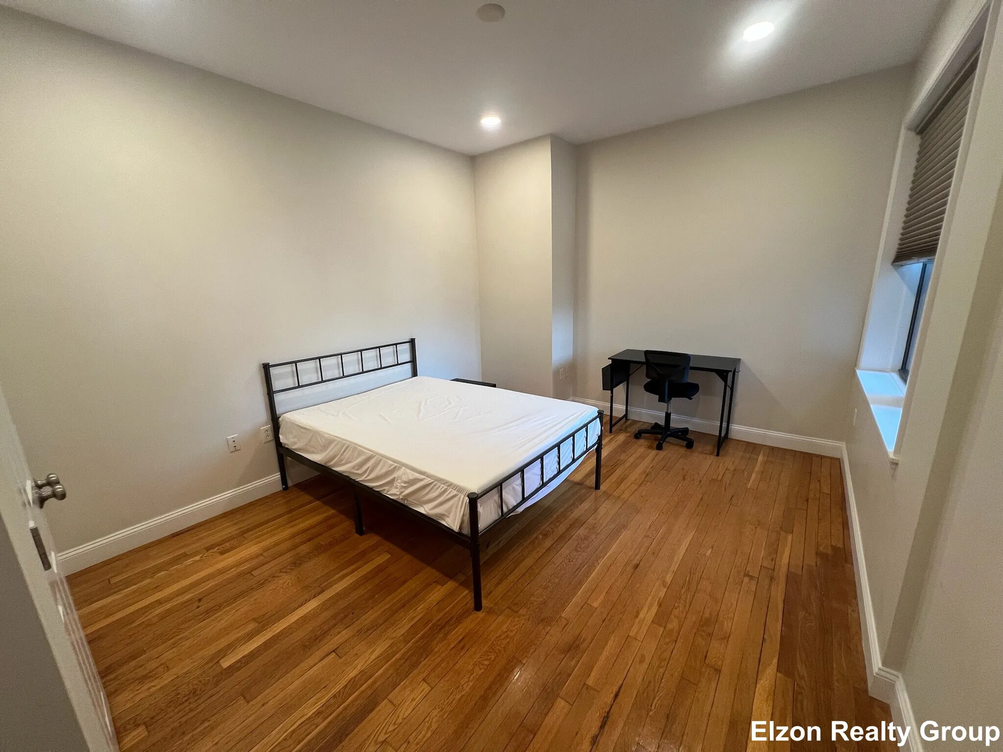 5 bed, 2.5 bath apartment for rent at 2021 Commonwealth Ave Unit A, Brighton — photo 7 of 19
