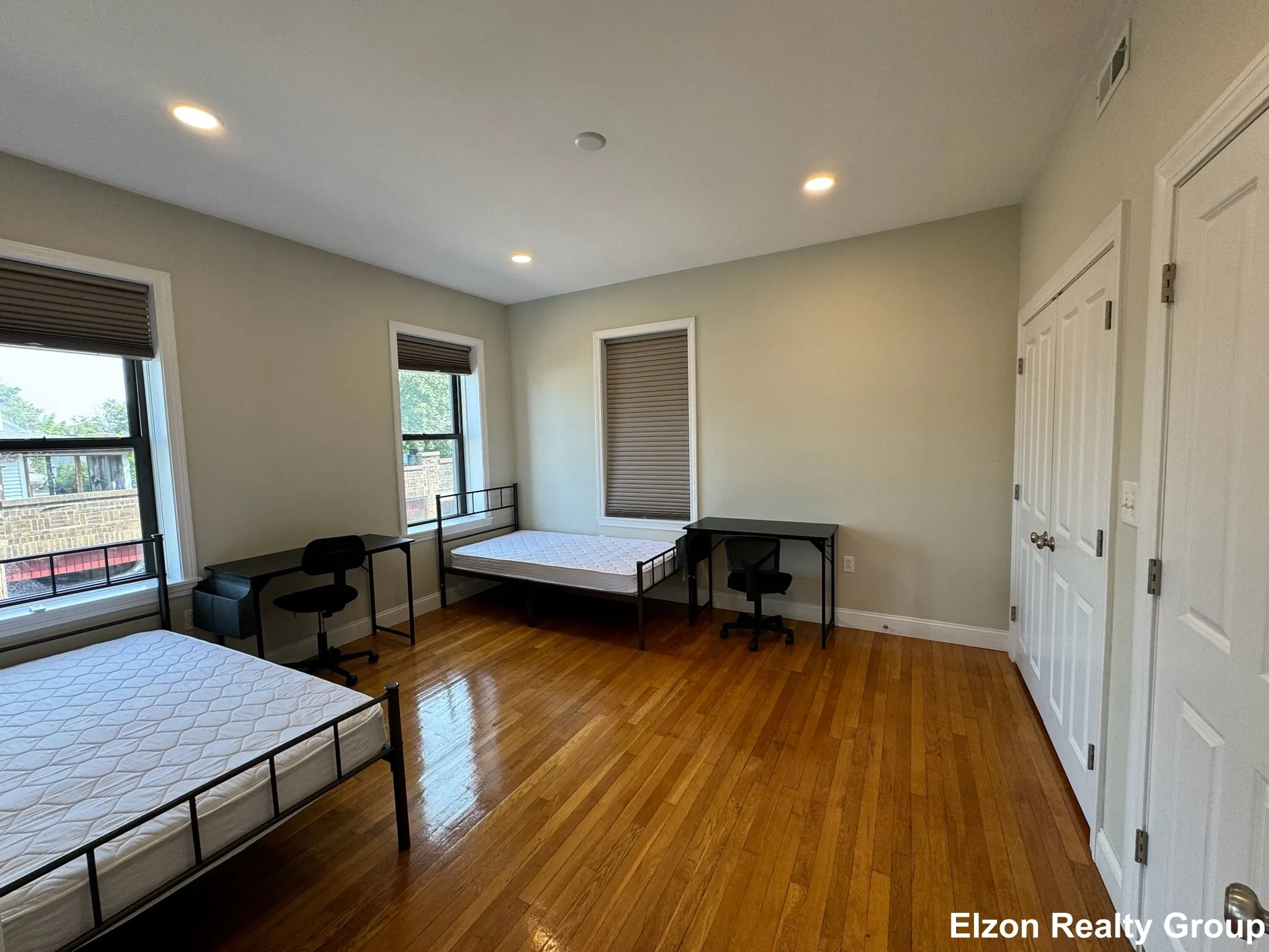5 bed, 2.5 bath apartment for rent at 2021 Commonwealth Ave Unit A, Brighton — photo 5 of 19