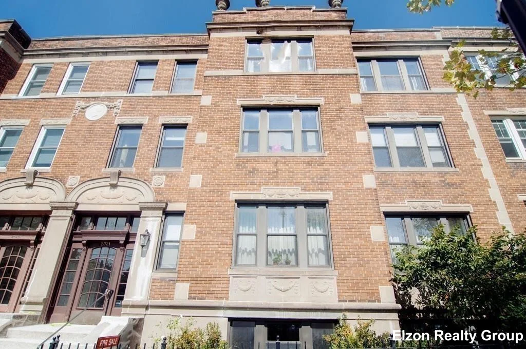 5 bed, 2.5 bath apartment for rent at 2021 Commonwealth Ave Unit A, Brighton — photo 17 of 19