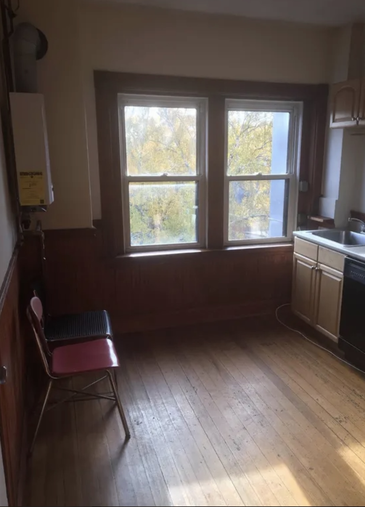 3 bed, 1 bath apartment for rent at 2022 Massachusetts Ave Unit 6, North Cambridge — photo 3 of 11
