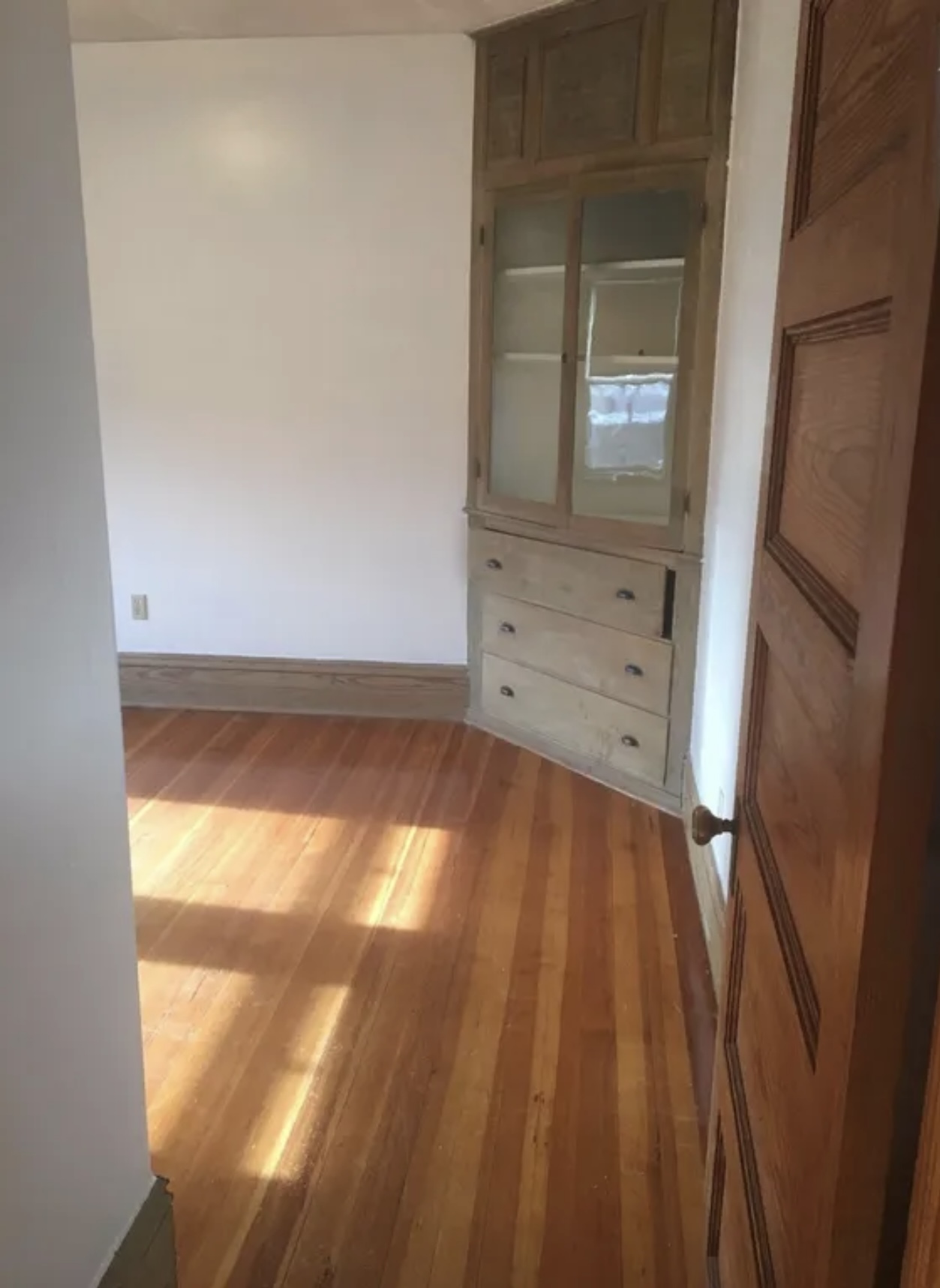 3 bed, 1 bath apartment for rent at 2022 Massachusetts Ave Unit 6, North Cambridge — photo 8 of 11