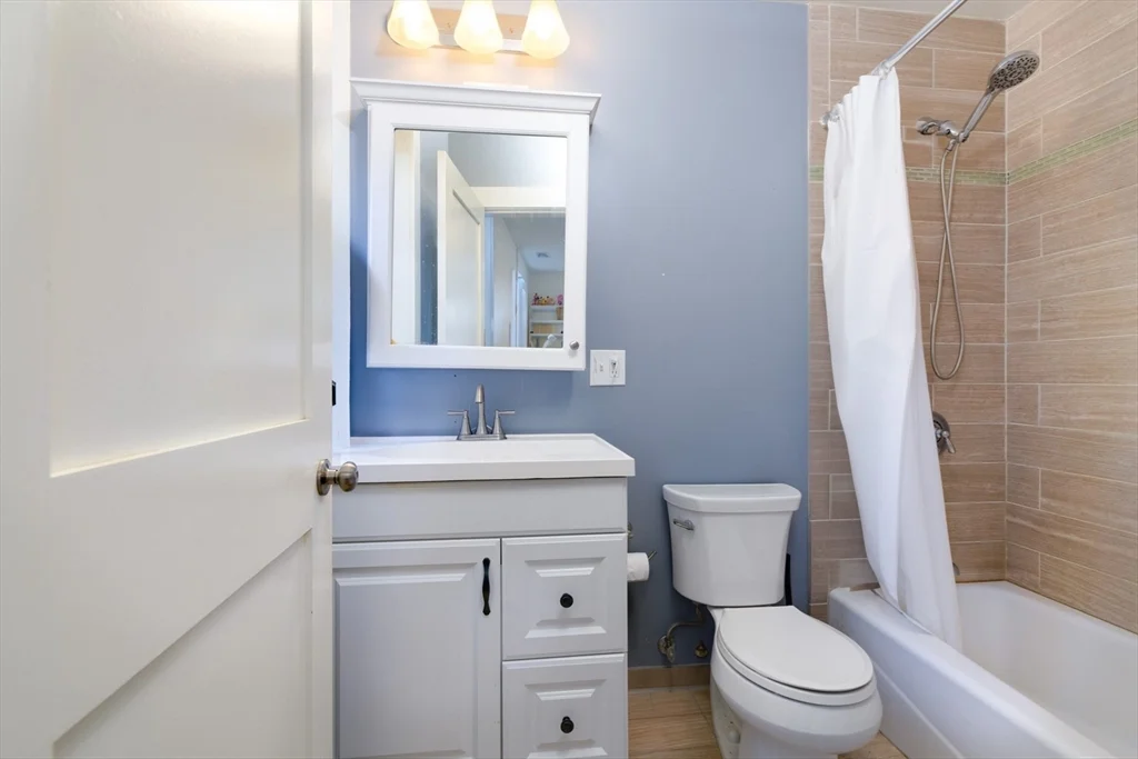 2 bed, 2 bath apartment for rent at 2025 Commonwealth Ave , Unit 2, Brighton — photo 5 of 8