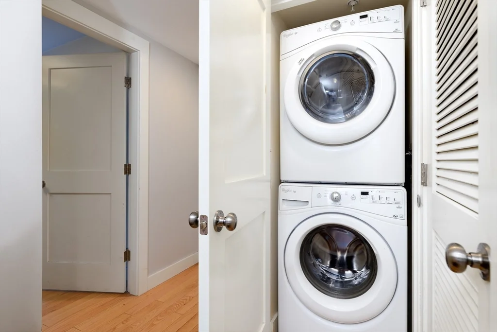 2 bed, 2 bath apartment for rent at 2025 Commonwealth Ave , Unit 2, Brighton — photo 6 of 8