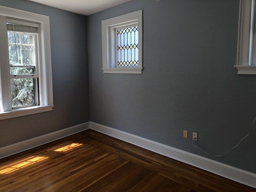 2 bed, 2 bath apartment for rent at 2025 Commonwealth Ave Unit 4, Brighton — photo 5 of 11