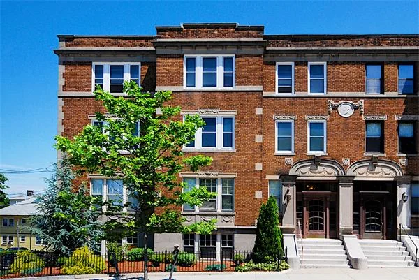2 bed, 2 bath apartment for rent at 2025 Commonwealth Ave Unit 5, Brighton