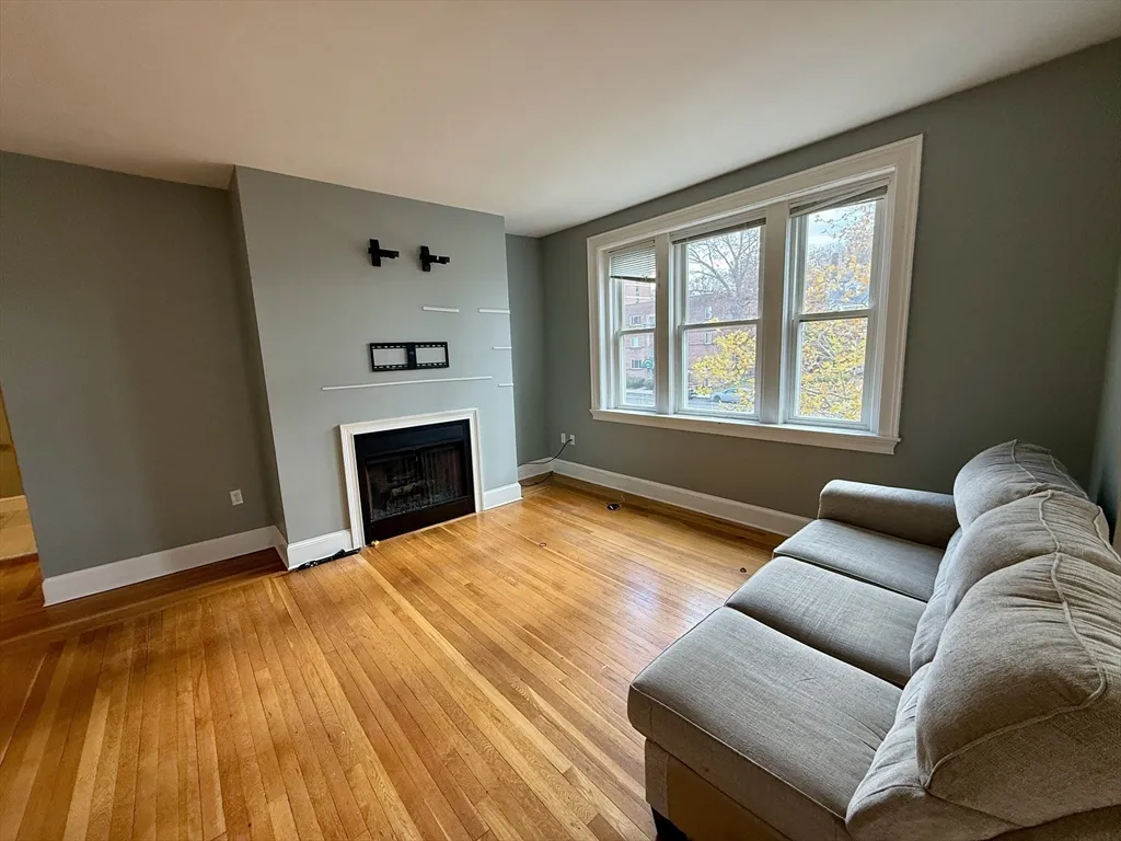 2 bed, 2 bath apartment for rent at 2025 Commonwealth Unit 6, Brighton — photo 3 of 10