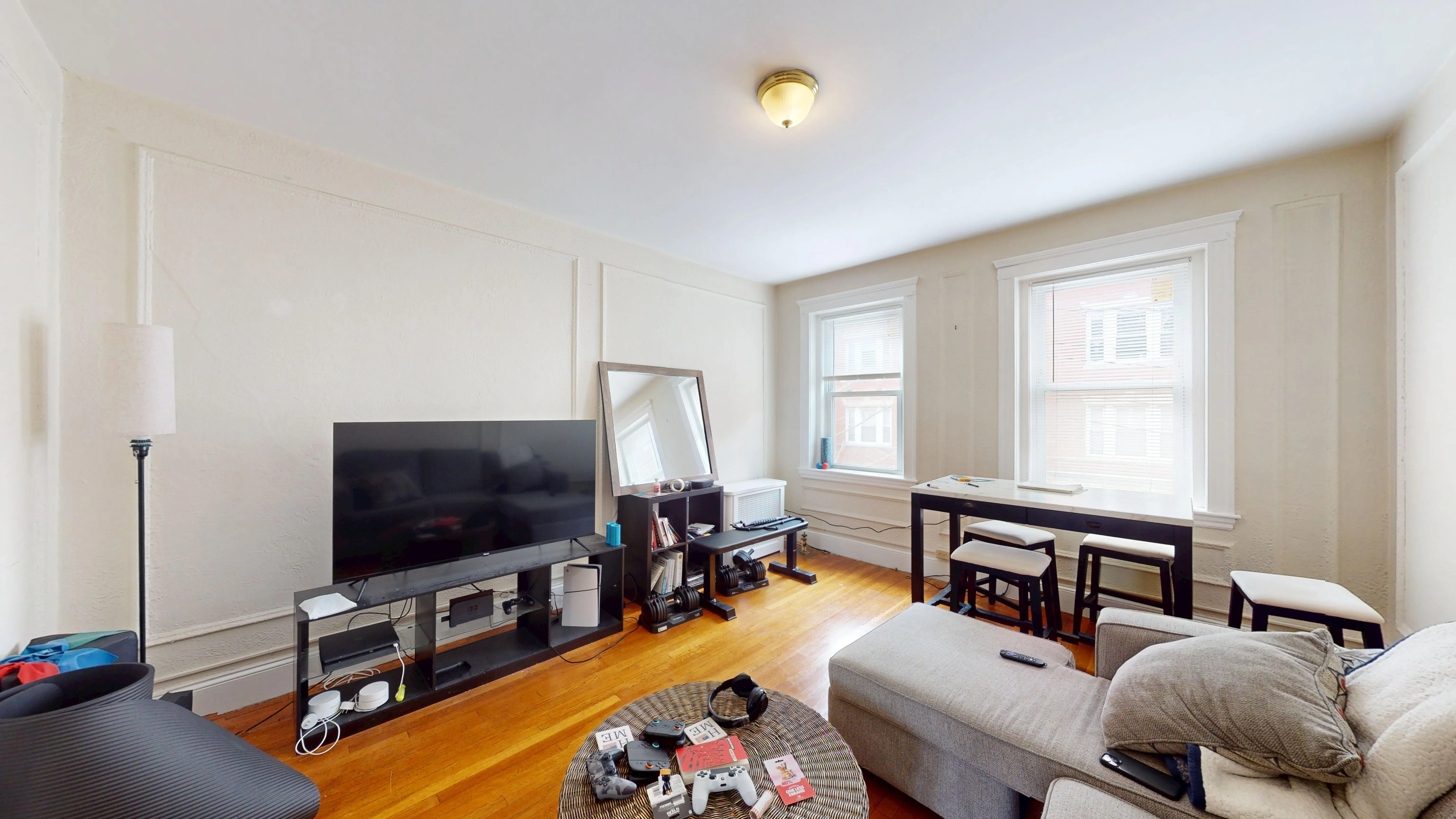 2 bed, 1 bath apartment for rent at 203-205 Winthrop Rd Unit 3, Aspinwall Hill