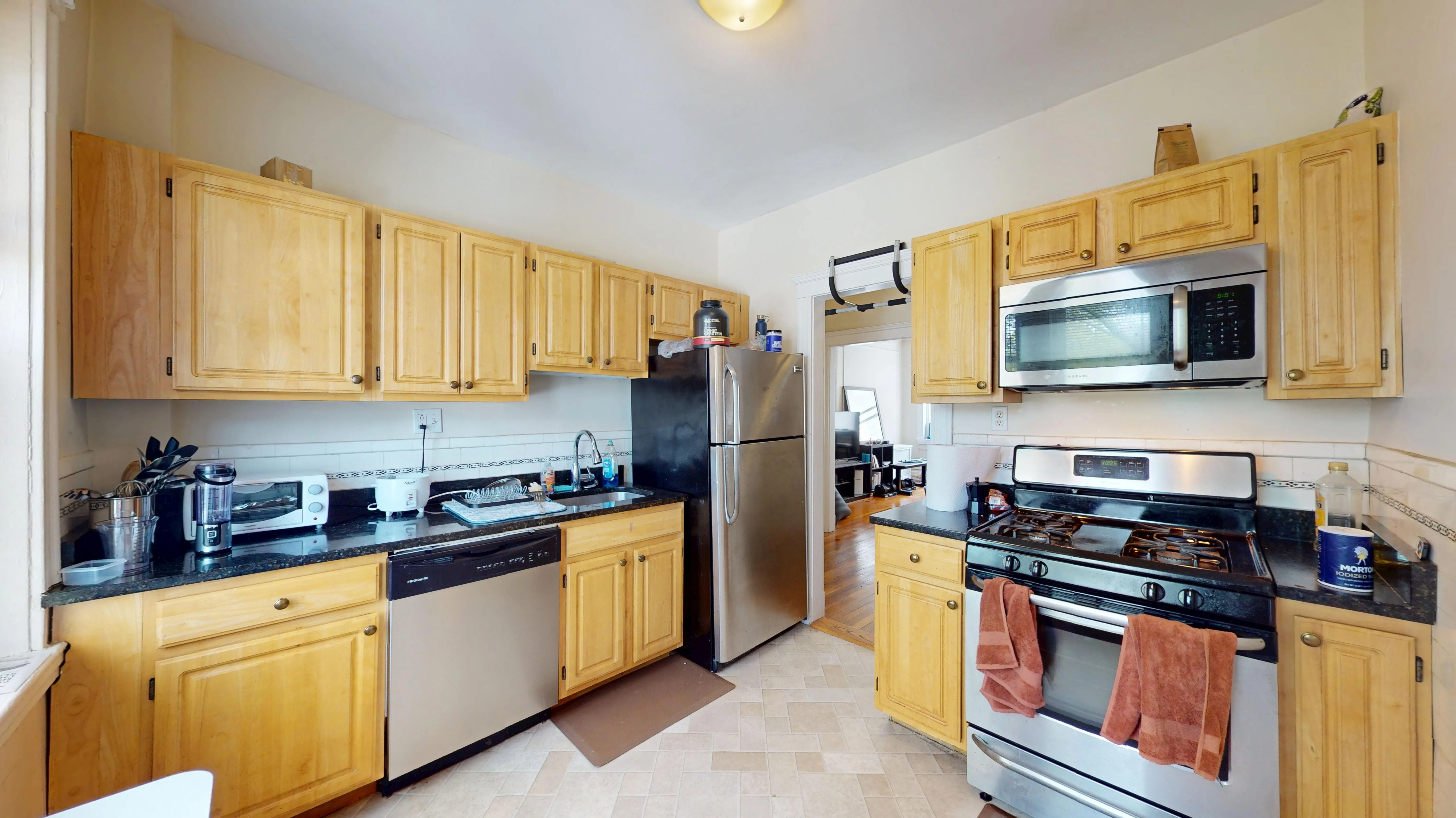 2 bed, 1 bath apartment for rent at 203-205 Winthrop Rd Unit 3, Aspinwall Hill — photo 3 of 16