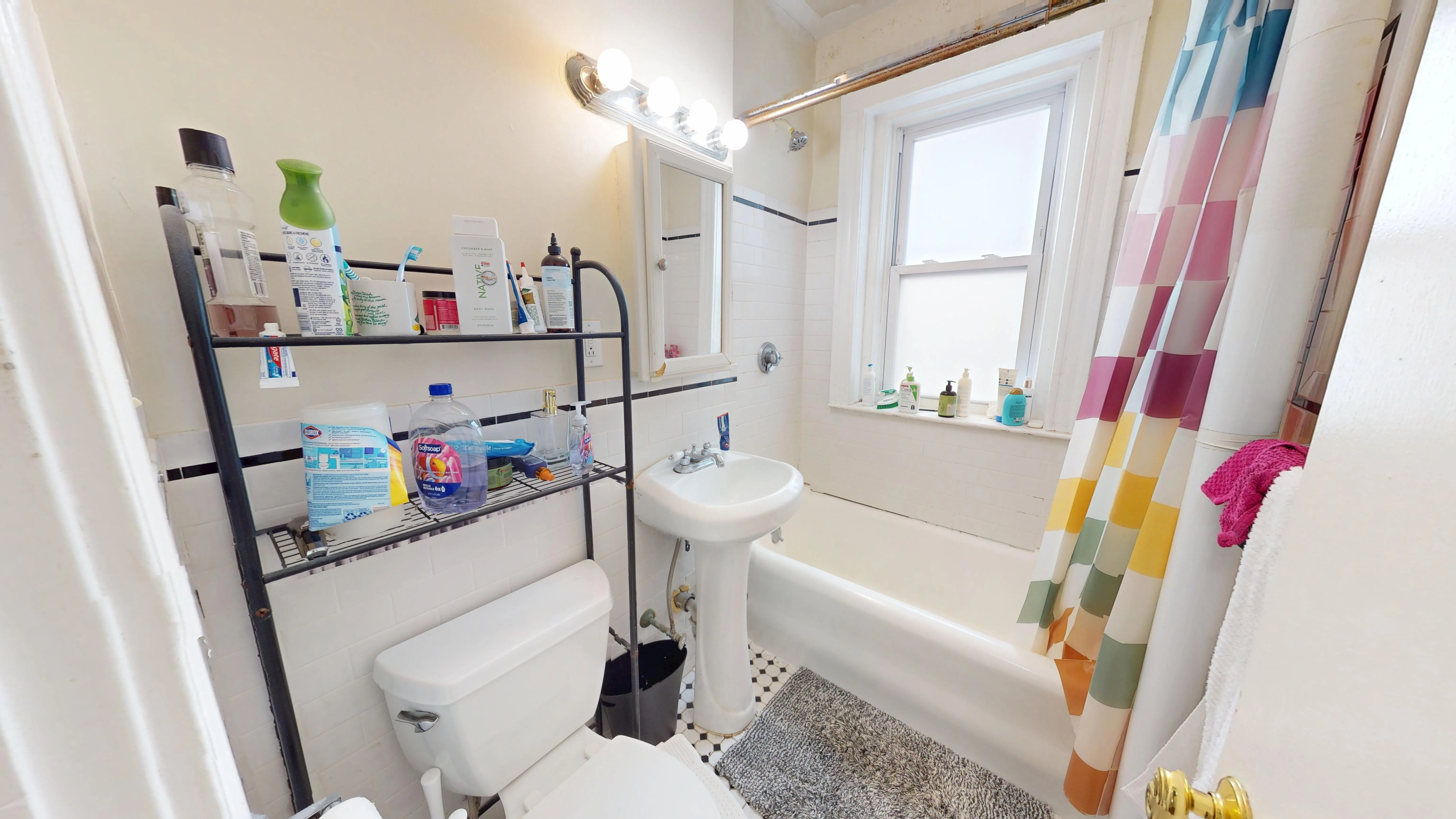 2 bed, 1 bath apartment for rent at 203-205 Winthrop Rd Unit 3, Aspinwall Hill — photo 9 of 16