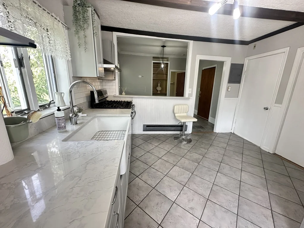2 bed, 1 bath apartment for rent at 203 3rd St Unit 3, East Cambridge — photo 4 of 10