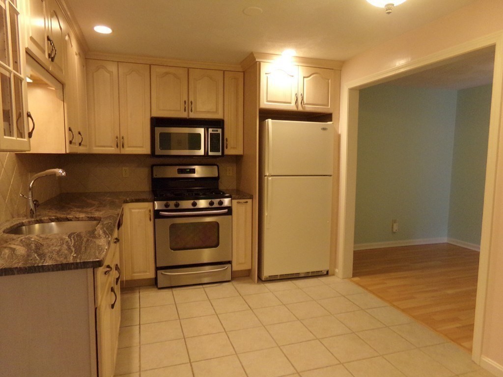 2 bed, 1 bath apartment for rent at 203 Apache Way Unit 203, Tewksbury — photo 6 of 15