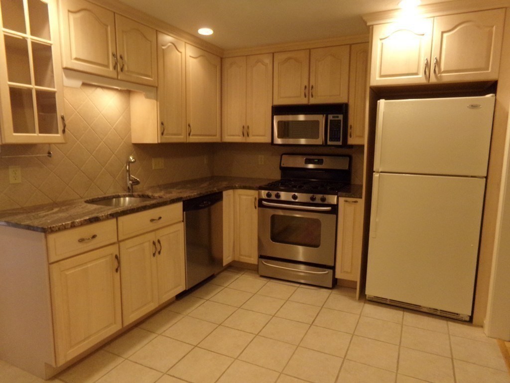 2 bed, 1 bath apartment for rent at 203 Apache Way Unit 203, Tewksbury — photo 5 of 15
