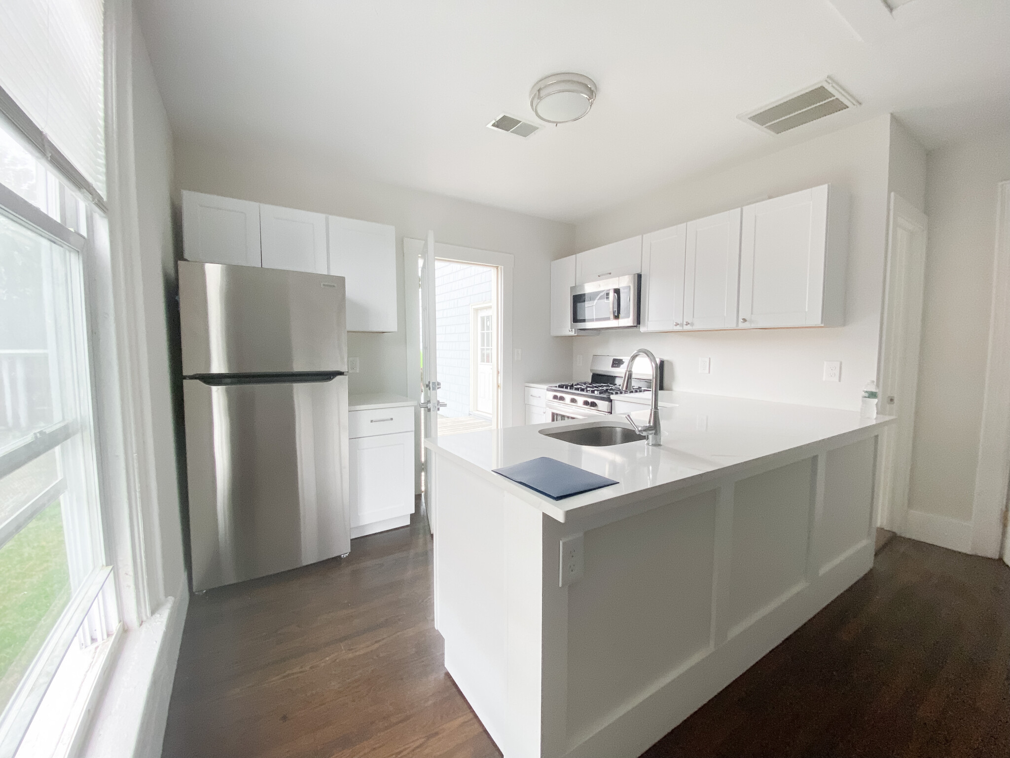 1 bed, 1 bath apartment for rent at 203 Atlantic St Unit 4, North Quincy — photo 12 of 18