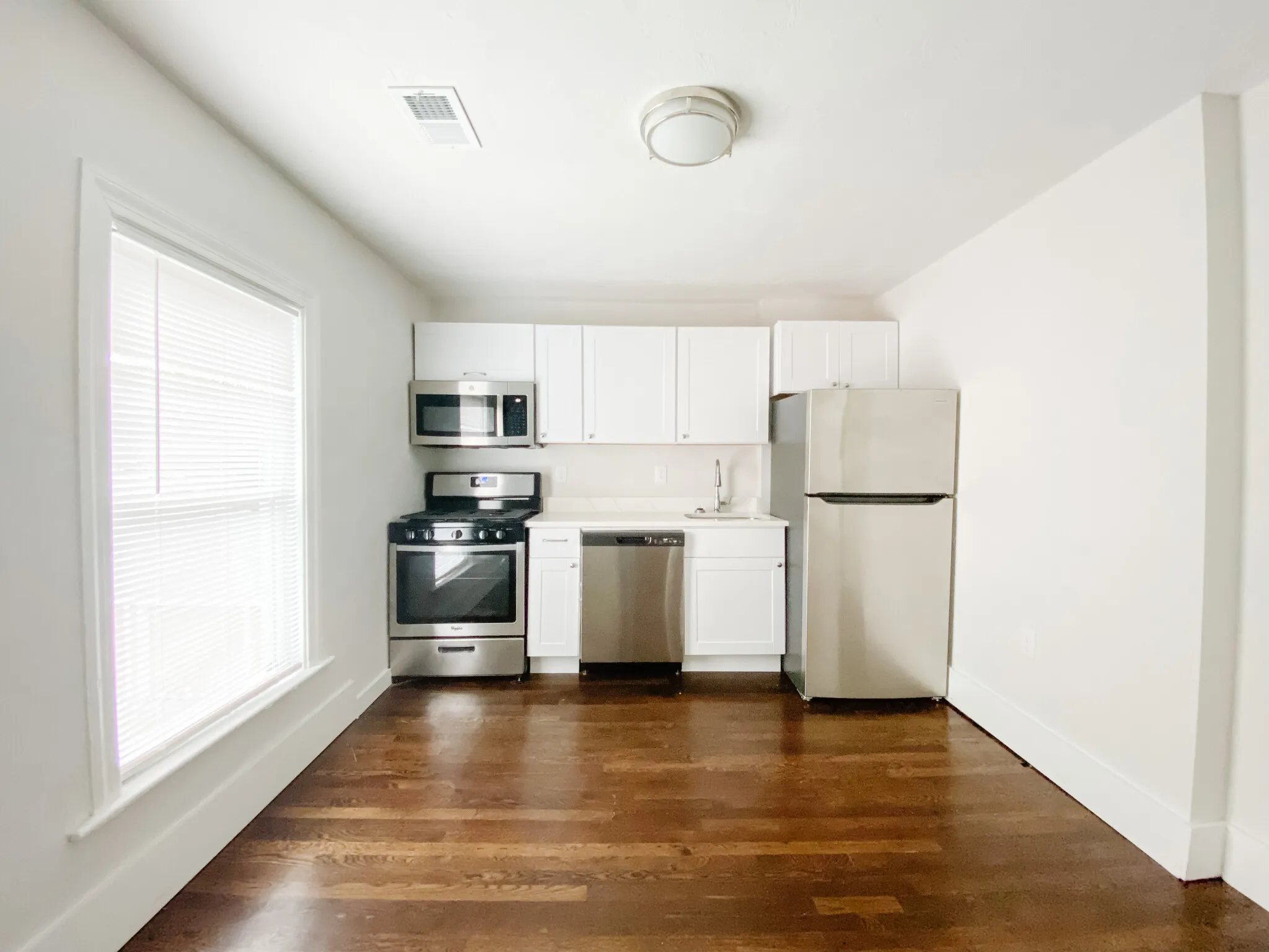1 bed, 1 bath apartment for rent at 203 Atlantic St Unit 7, North Quincy — photo 2 of 15