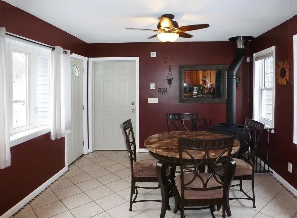 3 bed, 1 bath apartment for rent at 203 Buckley Boulevard Unit 0, Chicopee — photo 4 of 31