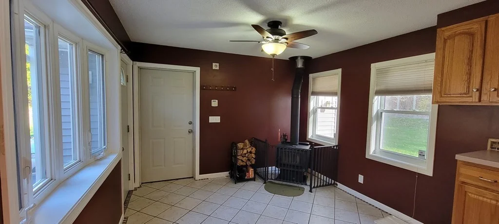 3 bed, 1 bath apartment for rent at 203 Buckley Boulevard Unit 0, Chicopee — photo 3 of 31