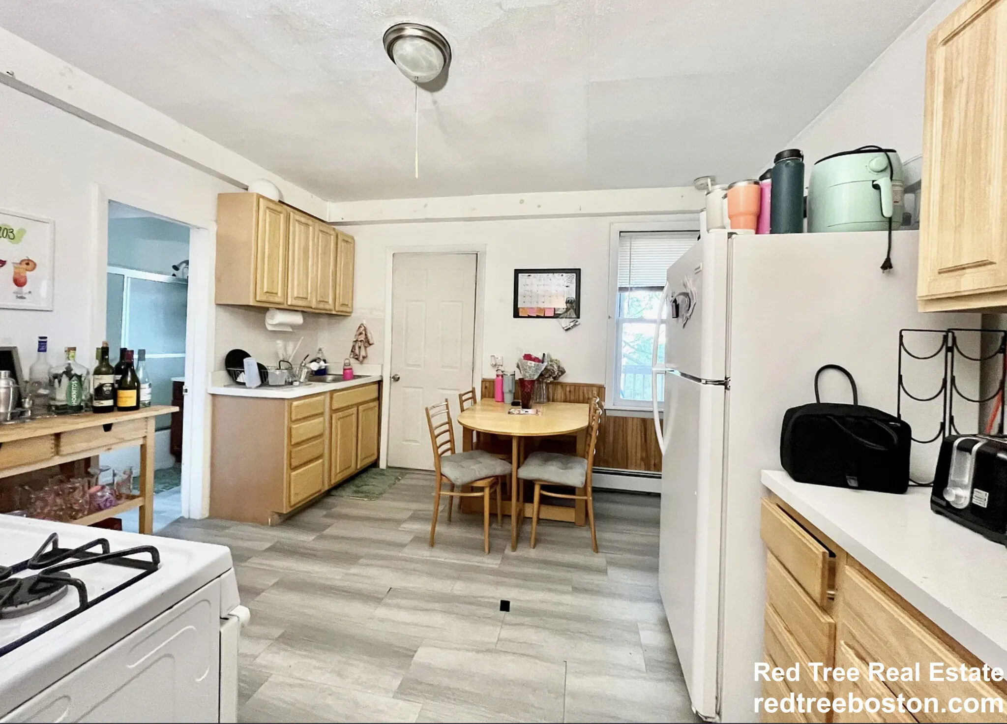 4 bed, 1 bath apartment for rent at 203 Hillside St Unit 2, Mission Hill — photo 4 of 11