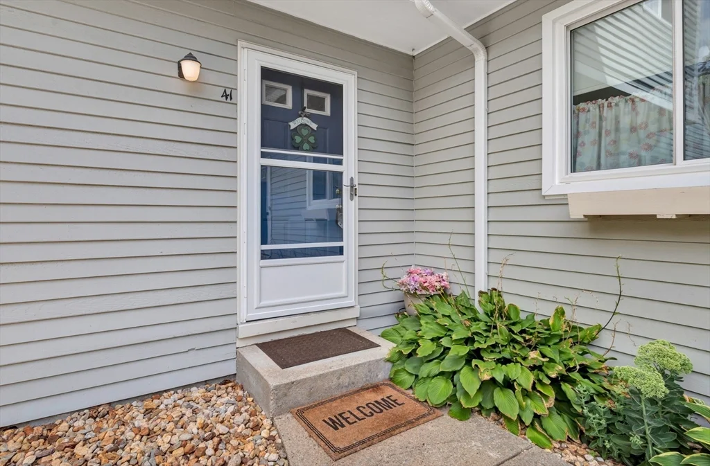 2 bed, 1 bath apartment for rent at 203 Lake St Unit 41, Weymouth — photo 3 of 26