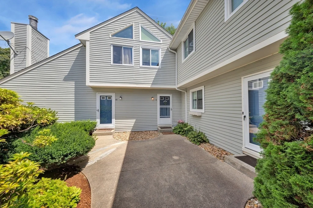 2 bed, 1 bath apartment for rent at 203 Lake St Unit 41, Weymouth — photo 2 of 26