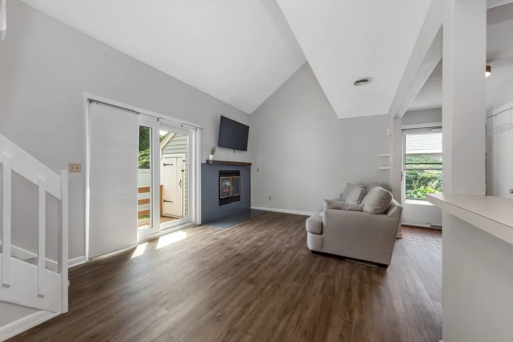 2 bed, 1 bath apartment for rent at 203 Lake St Unit 41, Weymouth — photo 4 of 26