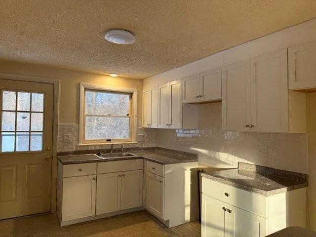 2 bed, 1 bath apartment for rent at 203 Manzella Ct Unit 0, Rockland — photo 4 of 12