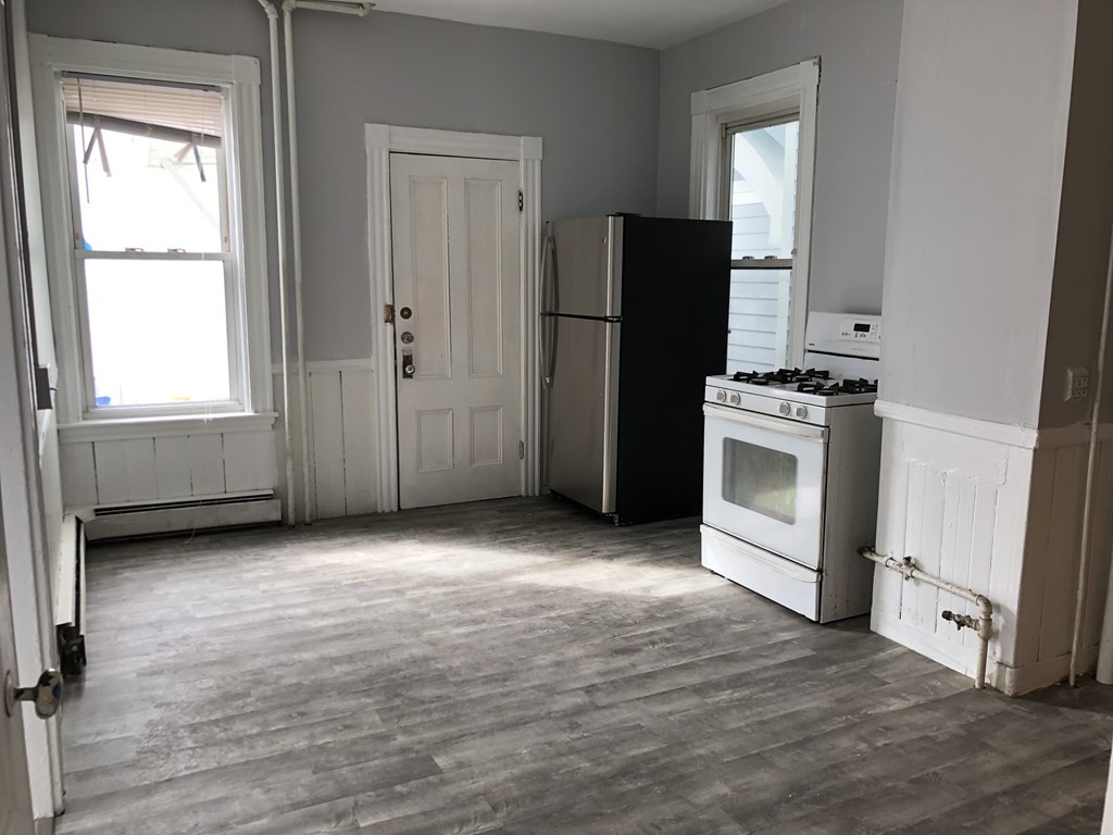 2 bed, 1 bath apartment for rent at 203 N Unit 1, Boston — photo 3 of 17